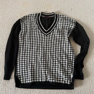 5 for $20 SALE! Black & White Houndstooth V-Neck Sweater